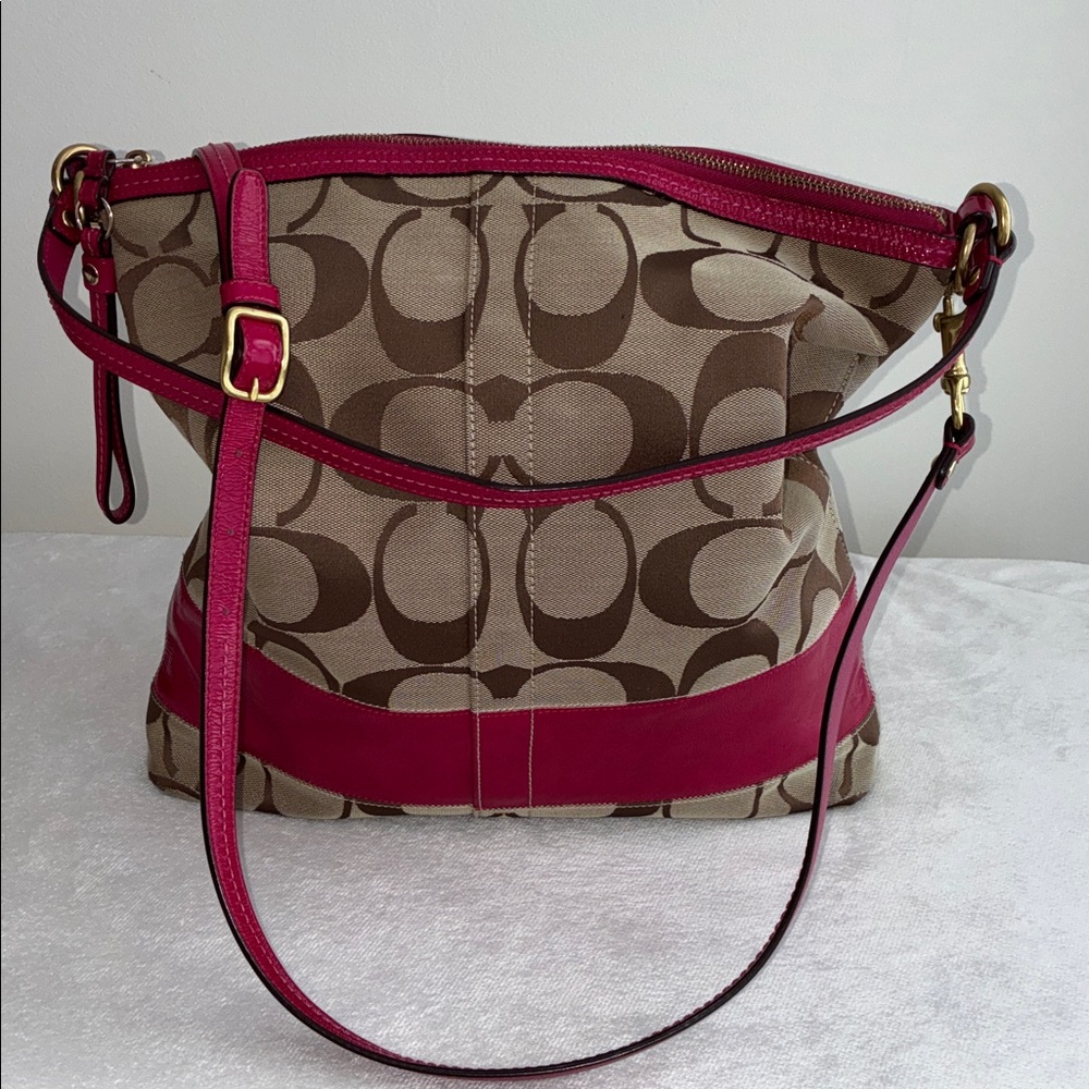 Coach Signature Hobo Bag, Crossbody Purse  Shoulder Bag. Like new.